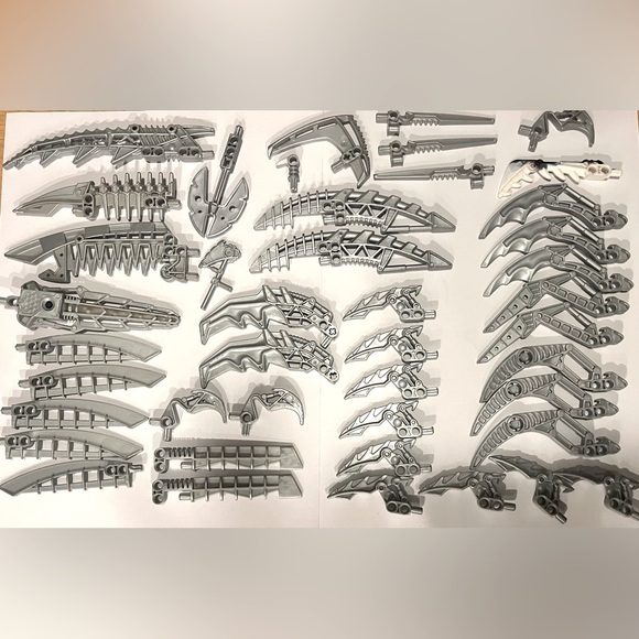 Huge Set Of LEGO Bionicle Weapons Set Of 43 Items Bundle Genuine Bionicle Parts - Picture 1 of 15